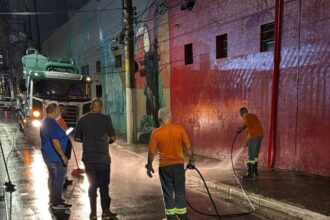 Equipes de diversas secretarias municipais atuaram na limpeza de vias, monitoramento de áreas de risco e apoio às famílias afetadas. Foto: Divulgação