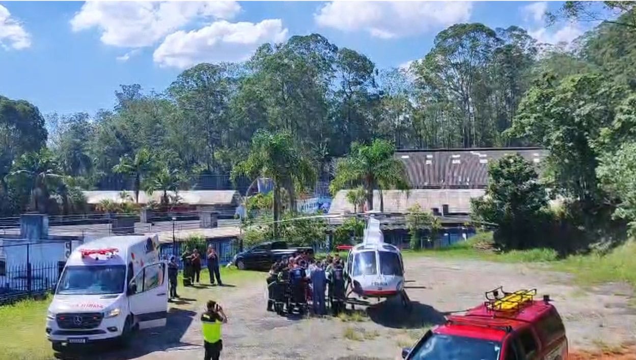 Enfermeiro fica gravemente ferido após capotamento de ambulância em São Bernardo