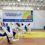 Ação com medalhista olímpico, na Arena Caixa de São Bernardo, prepara alunos das escolas de judô