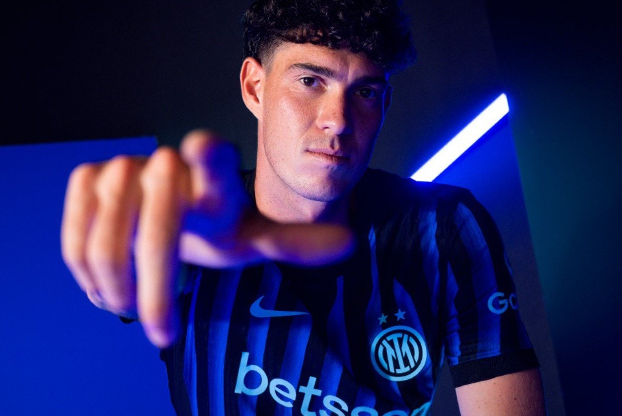 Bastoni Inter de Milão Barcelona