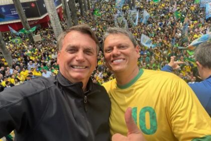 Tarcísio sanciona viaduto em homenagem ao pai de Bolsonaro no berço político de Lula