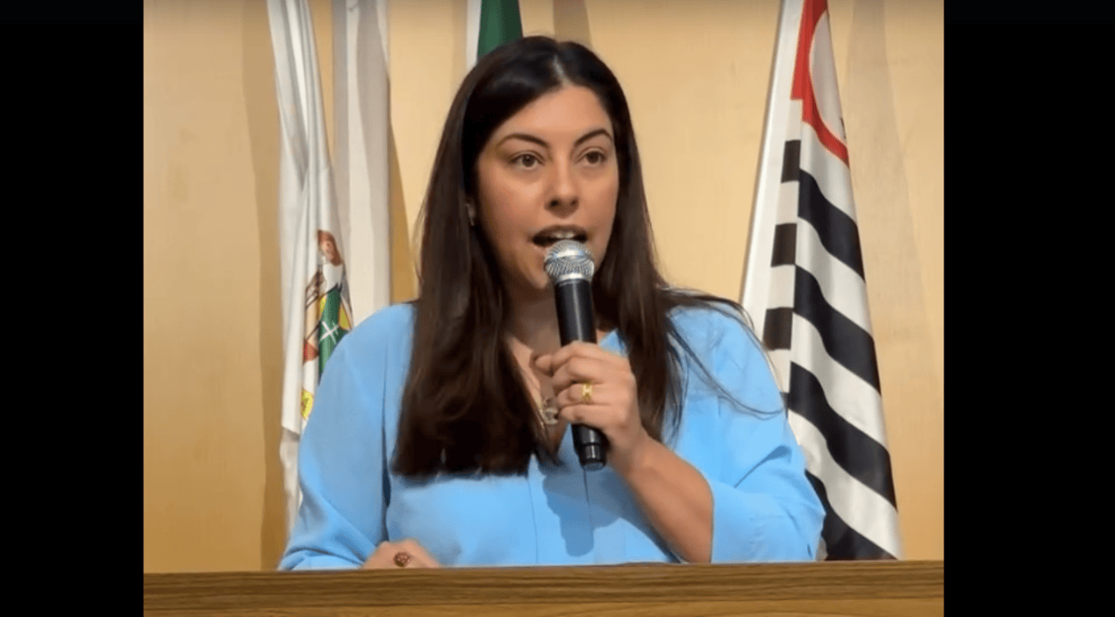Luana Eloá convoca coletiva após polêmica com filiação de Orlando Morando