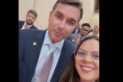 Nina Braga protocola projeto para conceder título de cidadão a Flávio Bolsonaro em São Bernardo