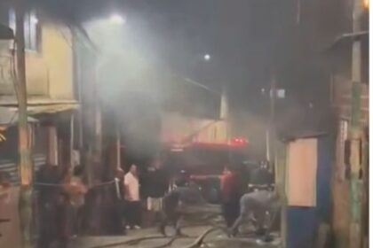 Incêndio mobiliza Corpo de Bombeiros no bairro Ferrazópolis em São Bernardo