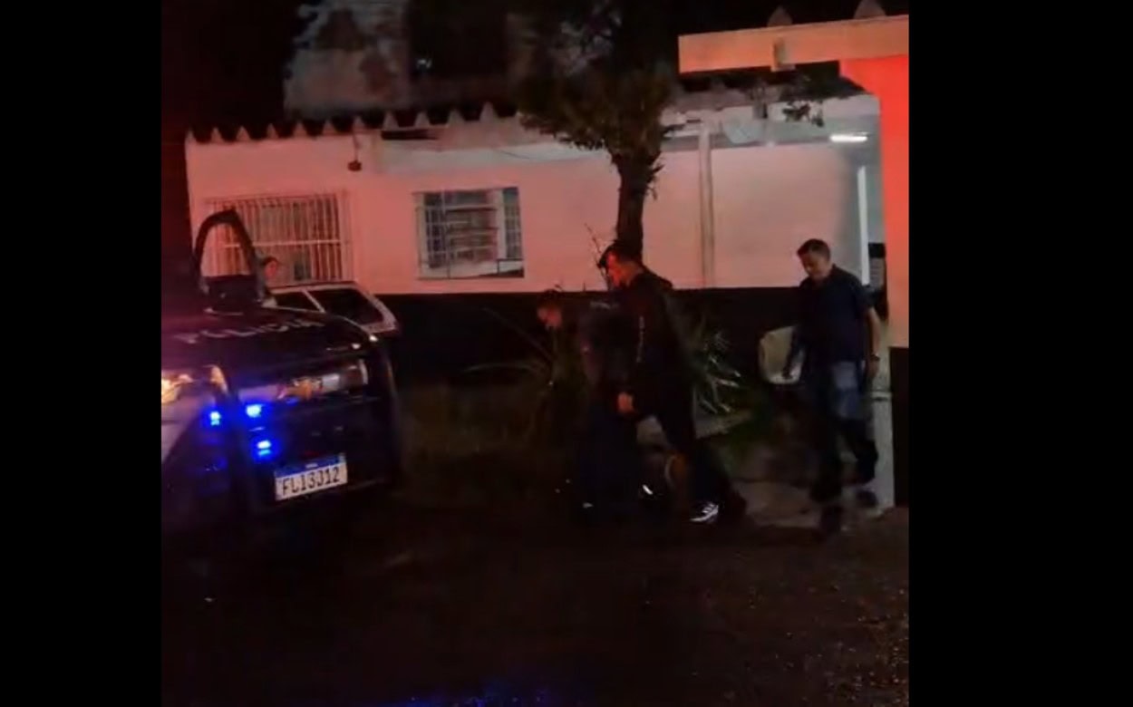 Luciano Xavier Brito deixa delegacia após confessar feminicídio de Sabrina em São Bernardo