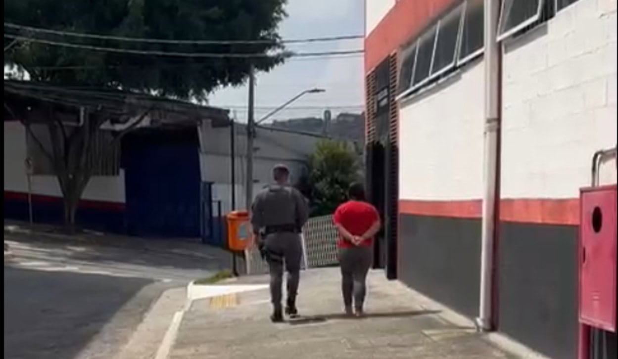 Suspeita de agredir jovem até a morte no Jardim Silvina se entrega à polícia