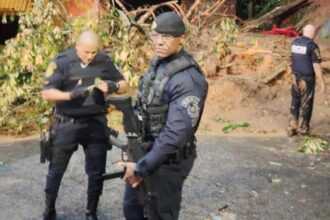 GCM resgata família após deslizamento de terra no Jardim Silvina