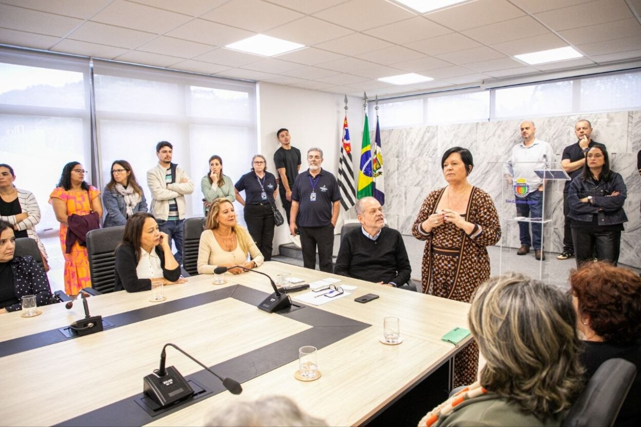 Encontro com lideranças do Bairro Mauá celebra avanços do São Caetano de Ponta a Ponta