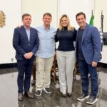Carla e Orlando Morando se reúnem com o governador Tarcísio de Freitas no Palácio dos Bandeirantes