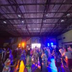 Luau da Melhor Idade leva clima havaiano e passinhos flashback ao CTT João Netto em Ribeirão Pires