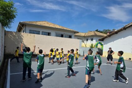 Quadra nova transforma rotina e amplia experiências esportivas na Escola Manoel Baptista da Silva
