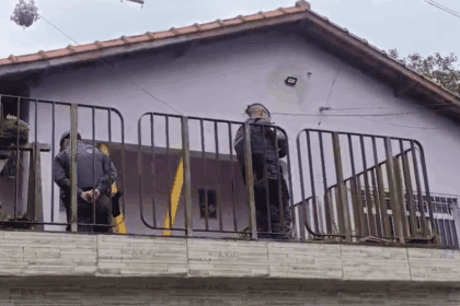 Idosas são torturadas com água quente durante assalto em Santo André