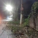 Muro desaba e compromete trecho da Estrada Galvão Bueno em São Bernardo