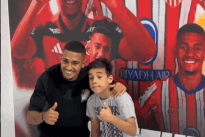 Samuel Lino entrega uniformes e anuncia início de treinos em seu instituto em São Bernardo