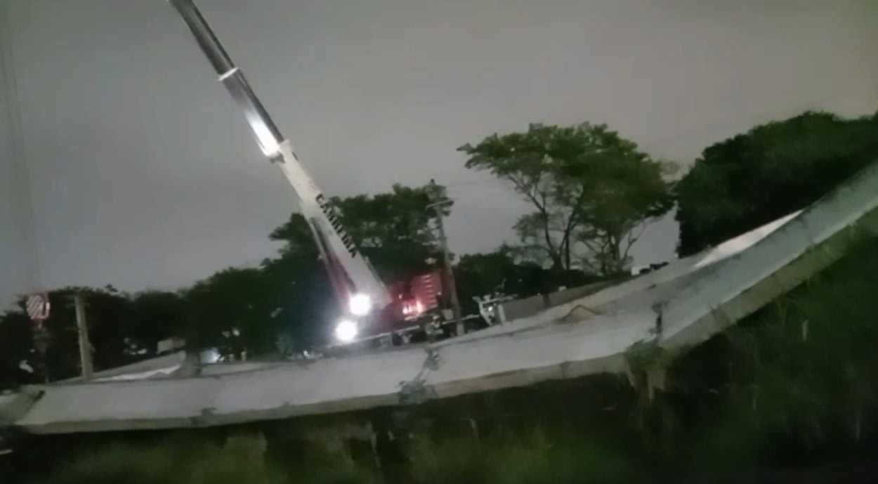 Queda de vigas em obra de viaduto deixa dois feridos em São Bernardo
