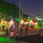 Vila de Páscoa é formada por 10 casinhas de madeira ornamentadas com símbolos alusivos à Páscoa. Foto: Divulgação/PSCS