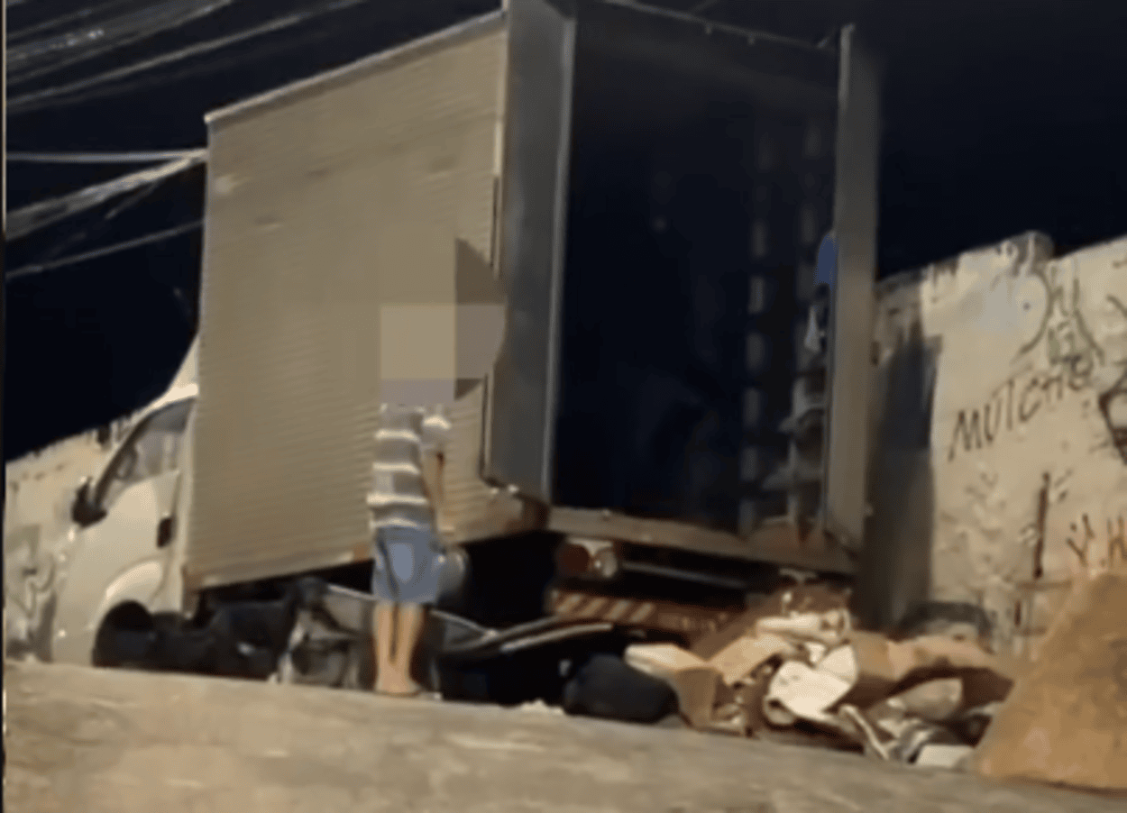 Sujões" em ação: denúncia mostra descarte de entulho em rua da Vila Esperança
