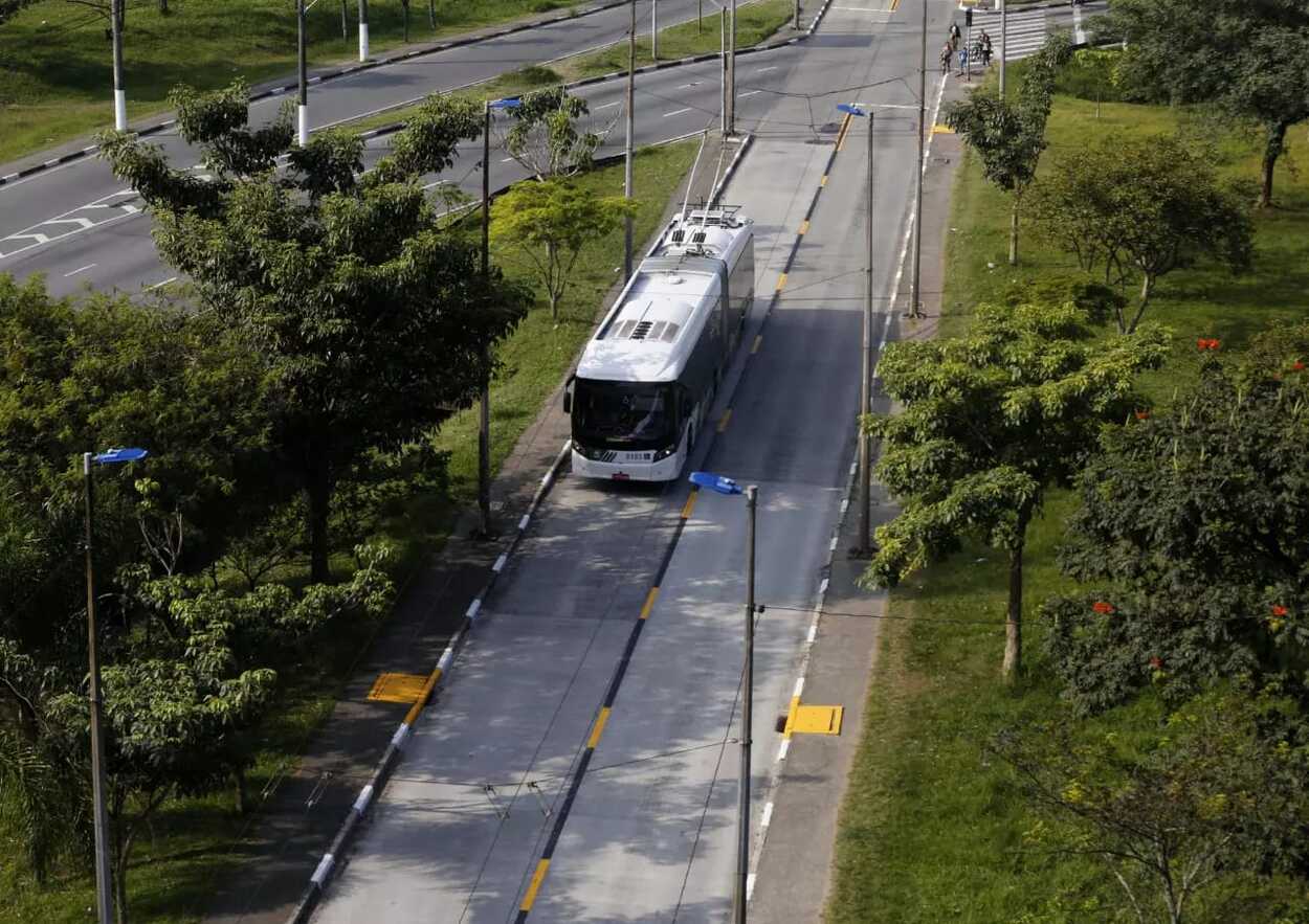 Pagamento de passagem com cartão de crédito é suspenso nos trólebus do ABC