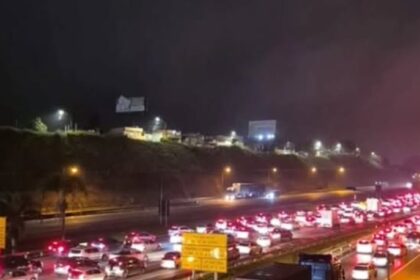 Feriado de Tiradentes: Trânsito intenso rumo ao litoral nesta sexta no Sistema Anchieta-Imigrantes