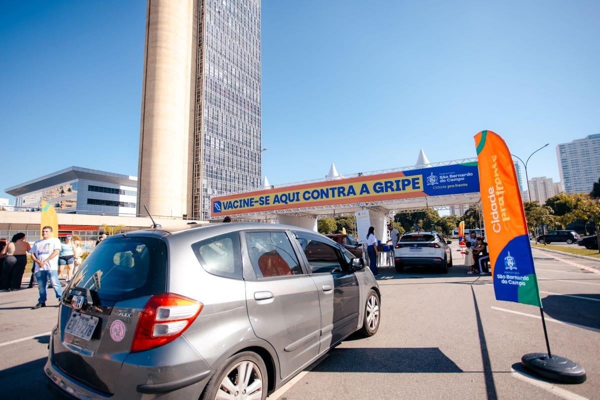 Em São Bernardo, modelo drive-thru de vacinação contra a gripe segue até fim de maio