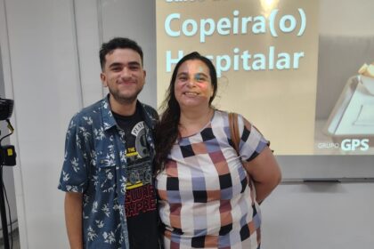 Programas Faculdade Municipal e Conecta Estudante mudam a vida de mãe e filho em São Bernardo