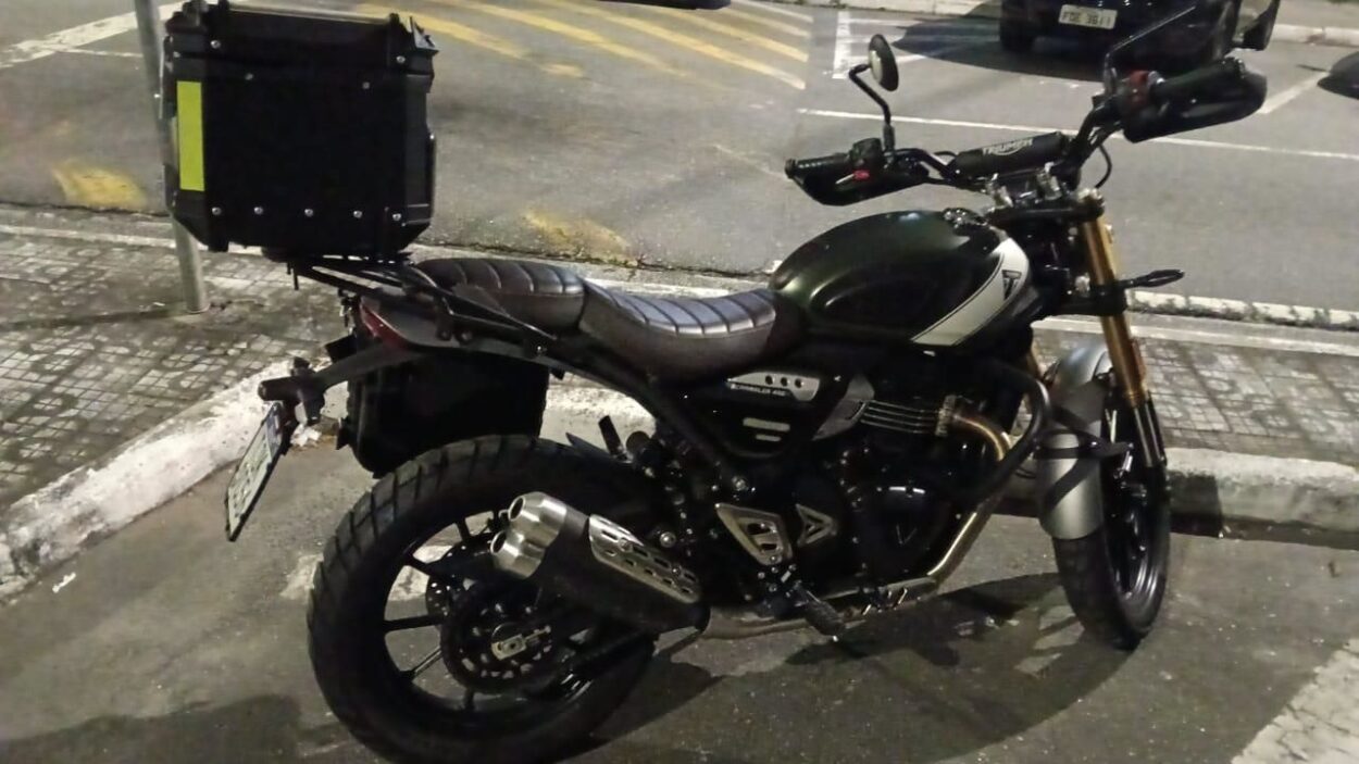 GCM de São Bernardo prende homem em flagrante por roubo e recupera motocicleta no Centro