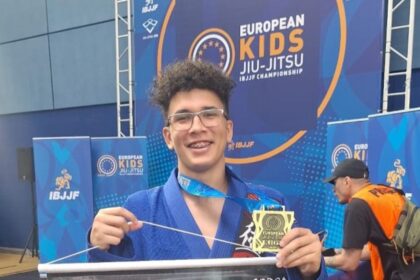 Morador de São Bernardo, Andrew Silva do Carmo conquista bronze no Campeonato Europeu Sub-15 de Jiu-Jitsu na Irlanda