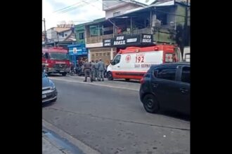 Mulher é atropelada por moto na Avenida Barreto de Menezes em São Bernardo
