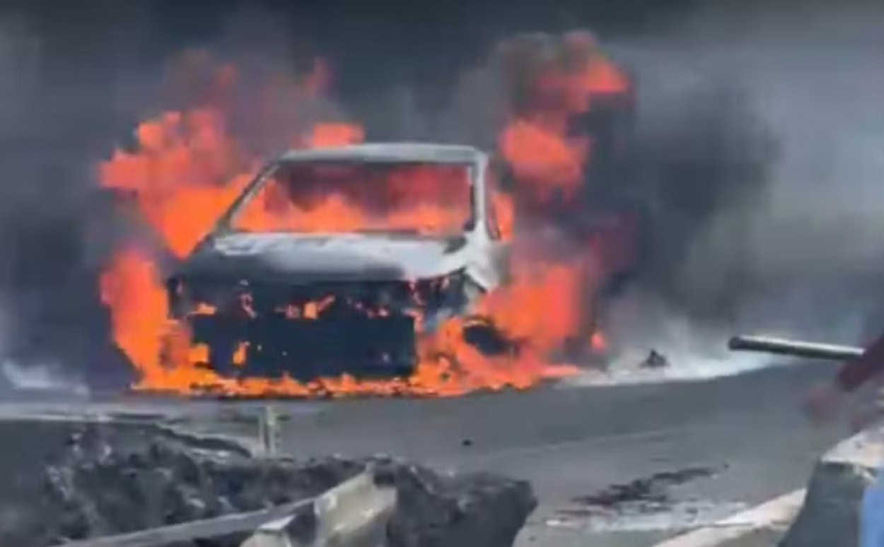 Explosão de caminhão-tanque deixa mortos e interdita a Via Dutra