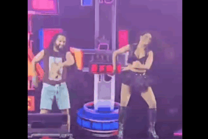 Fã do ABC sobe ao palco em show de Joelma e rouba a cena no Estância, em São Bernardo