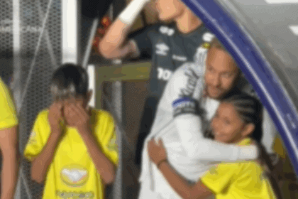 Emoção de crianças argentinas ao encontrar o ídolo Neymar viraliza nas redes sociais