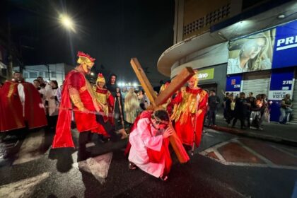 Procissão de Sexta-feira Santa reúne fiéis em Ribeirão Pires nesta sexta (3)