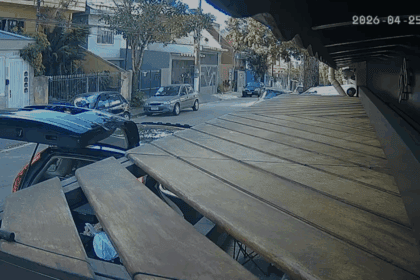 Criminoso é preso com celulares e alianças após perseguição e colisão em Santo André com moto roubada