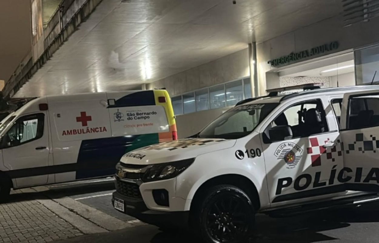 Policiais da Força Tática realizaram procedimento de emergência no local e socorreram a vítima, que teve o pulmão atingido