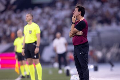 Fernando Diniz Corinthians yuri alberto