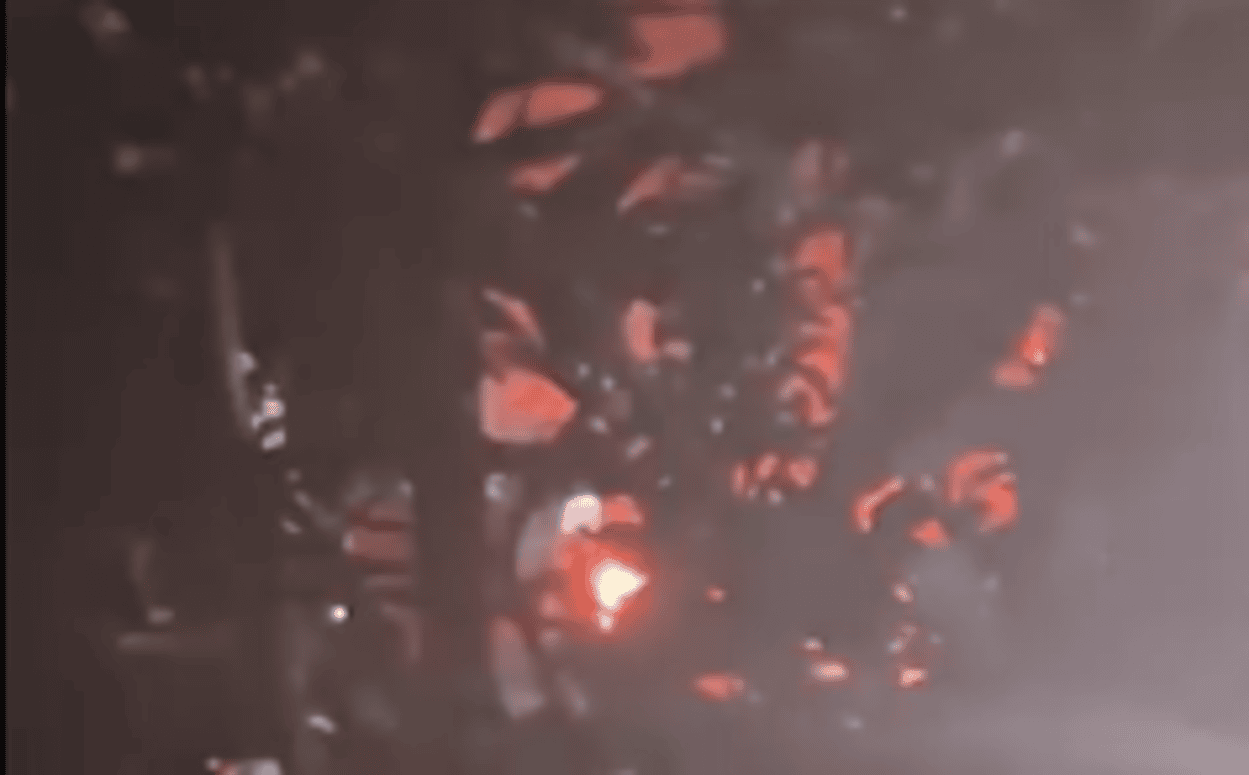 Polícia Militar e o Corpo de Bombeiros foram mobilizados na noite de quinta-feira (30) para combater um incêndio