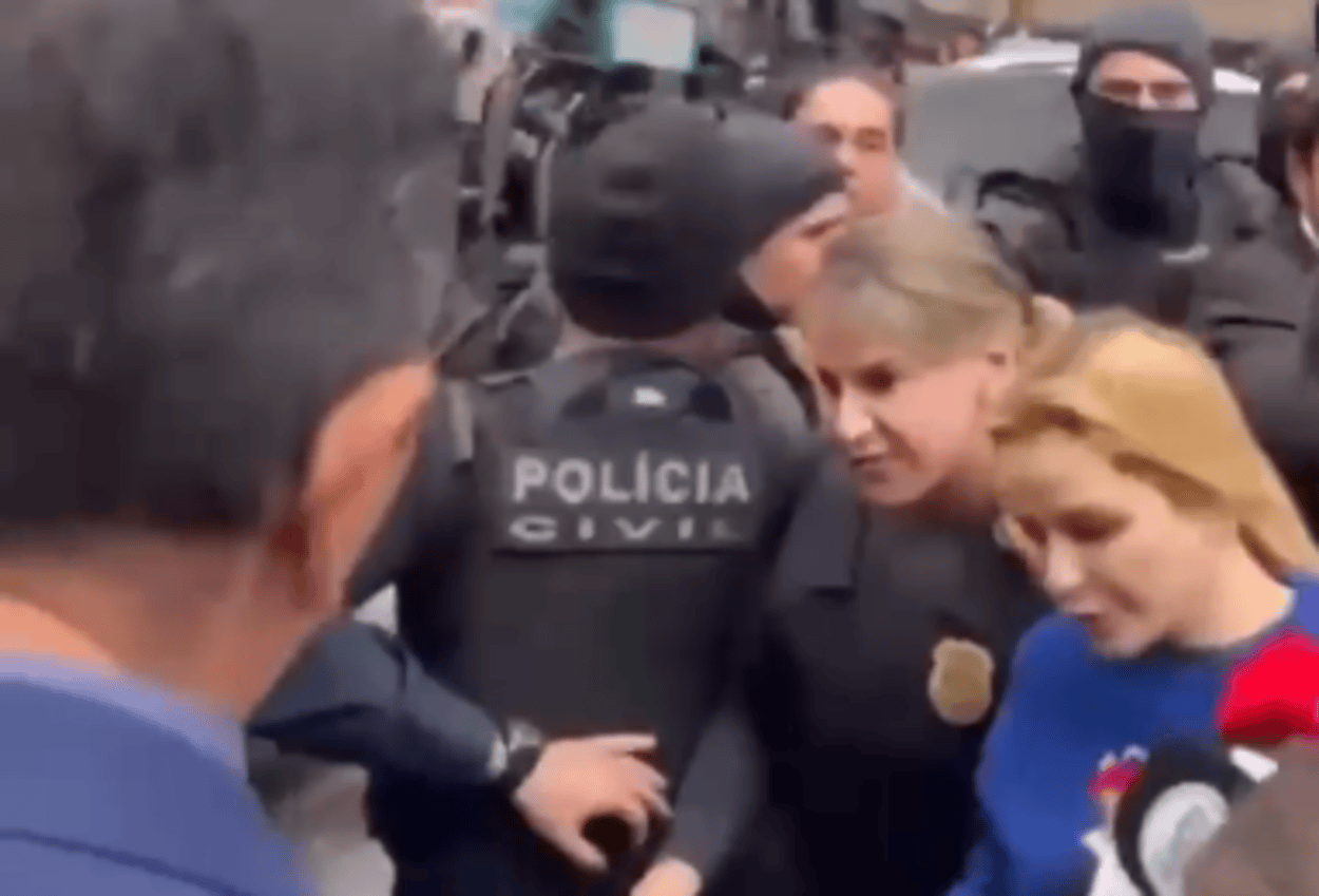 VÍDEO: Veja momento em que Deolane Bezerra chega sob forte escolta policial ao DHPP em São Paulo
