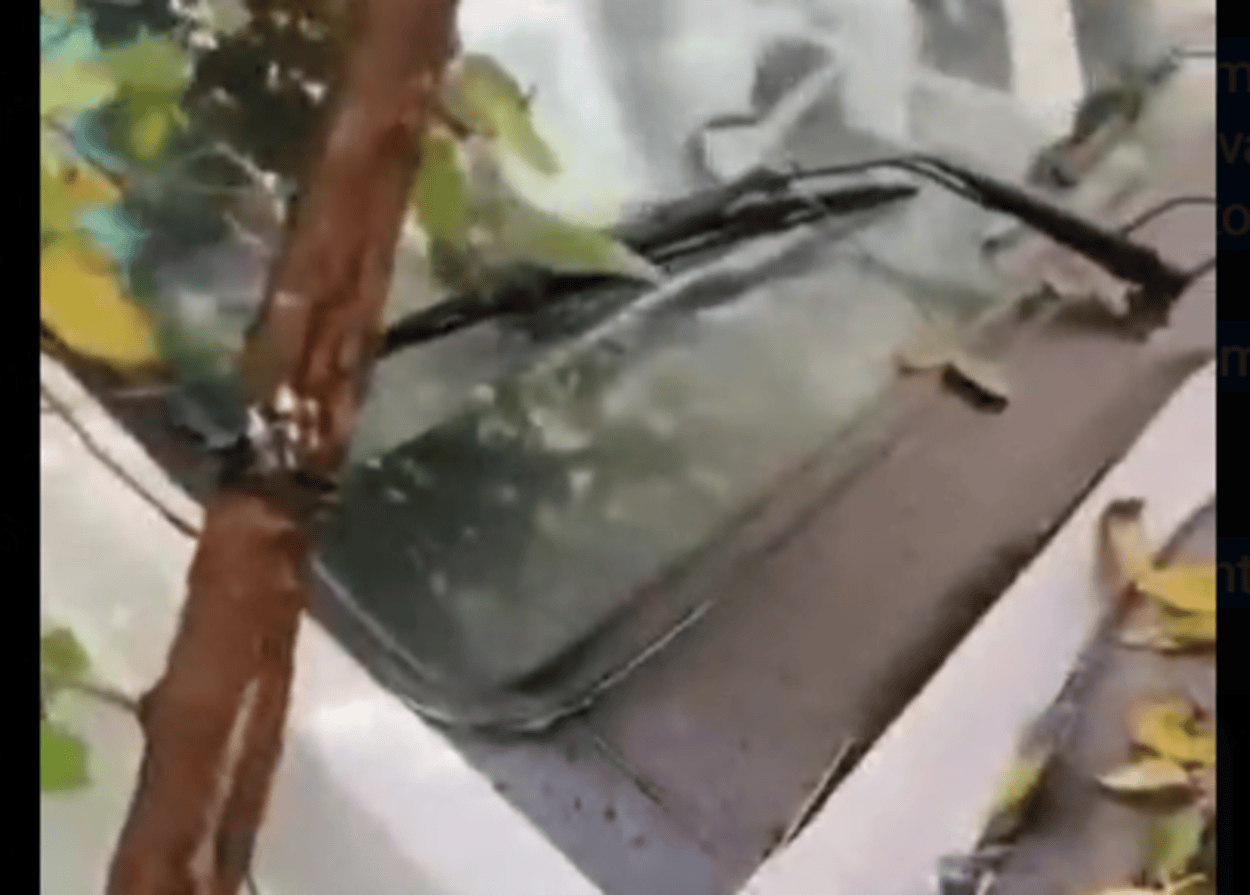 Caminhão desgovernado atinge oito veículos em grave acidente em São Bernardo