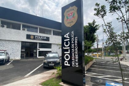 ocorrência foi oficialmente registrada como colisão na Delegacia de Ribeirão Pires, que seguirá com as investigações de praxe sobre o caso.