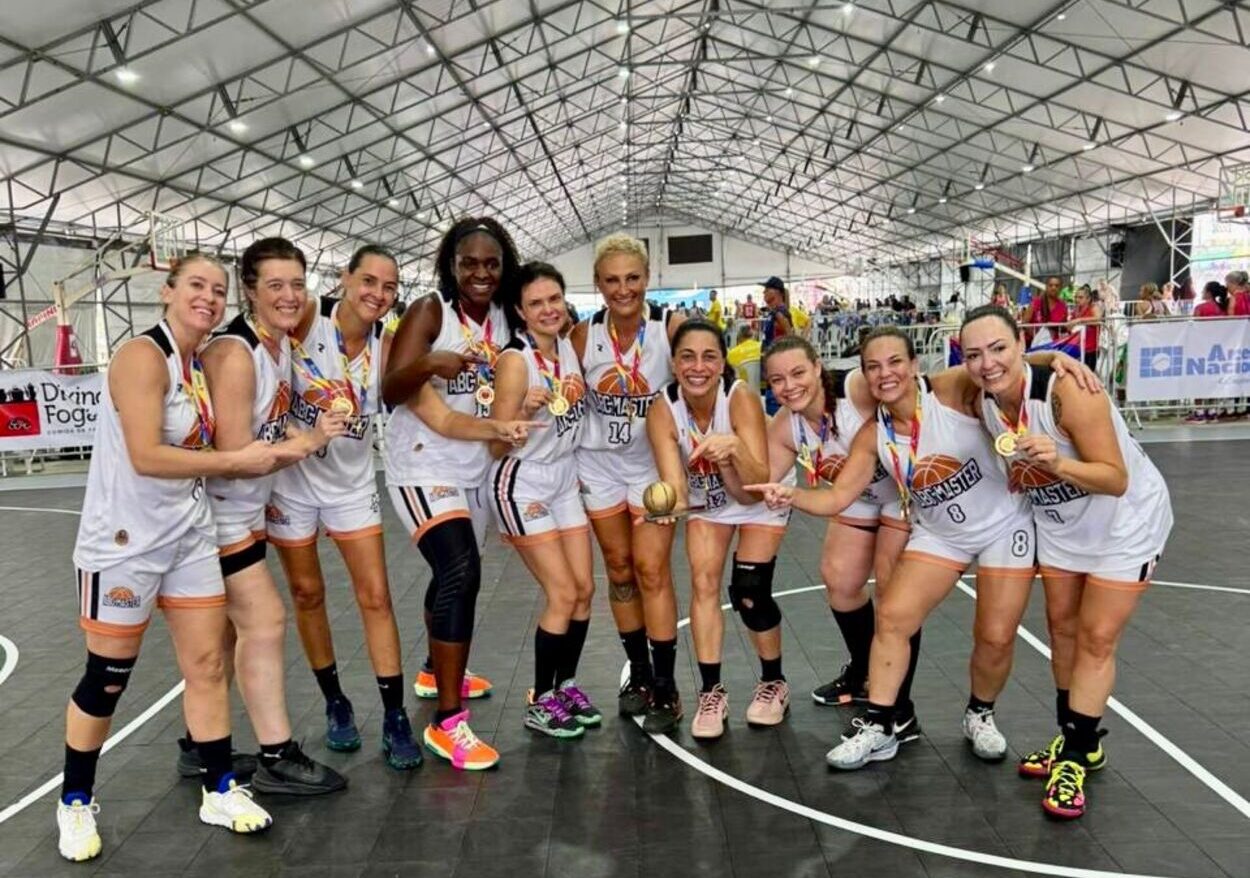ABC Master / SP voltou para casa com duas medalhas. Ouro na categoria 45+ feminino e bronze na categoria 40+ feminino. Além do pódio feminino, as equipes masculinas (35+ e 40+)