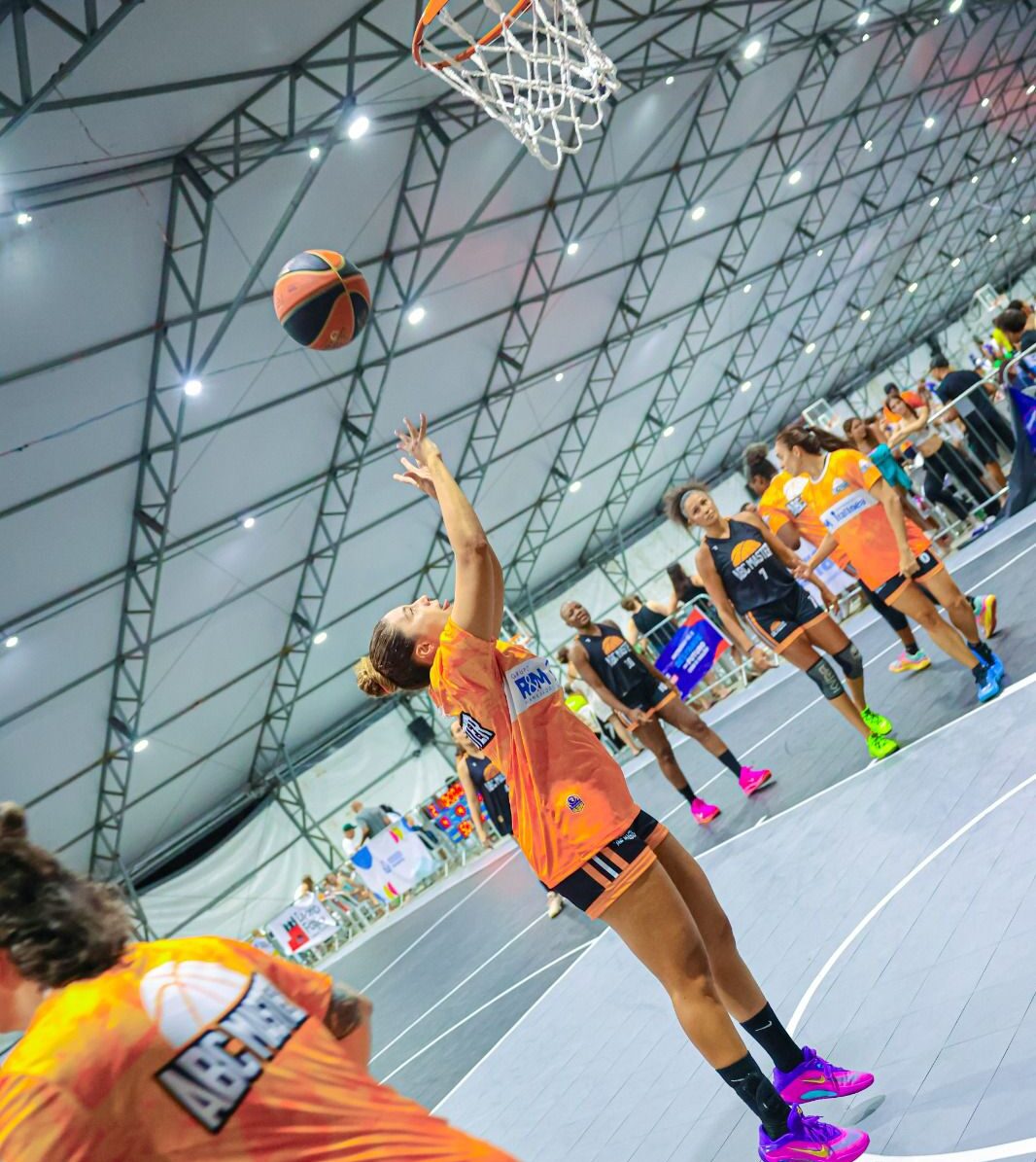 Associação que representa o Grande ABC nos campeonatos de basquete máster conquistou ouro e bronze em torneio realizado em Caraguatatuba (SP)