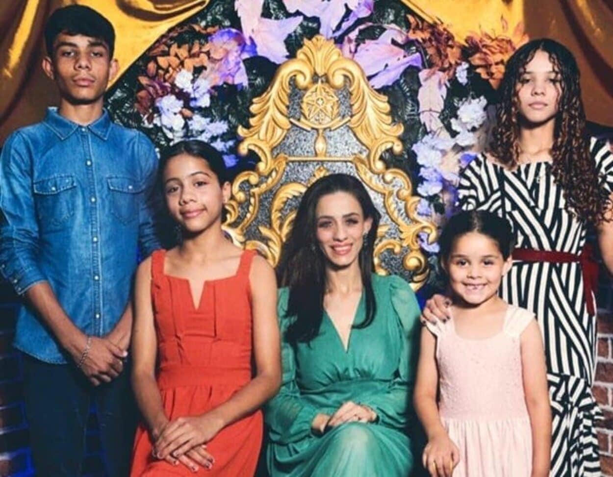 Mãe de cinco filhos (com idades entre 20 e 8 anos), a guarda civil sabia exatamente o que aquela mulher estava sentindo. A policial foi preenchida pela empatia de quem já esteve do outro lado daquela dor e daquela alegria.