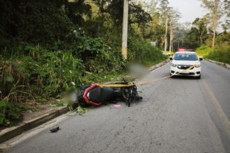 Motociclista de 47 anos morre após colidir contra poste em Ribeirão Pires