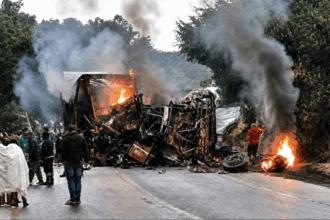 Ônibus que saiu de São Bernardo pega fogo após colisão frontal com carreta e deixa 8 mortos em MG