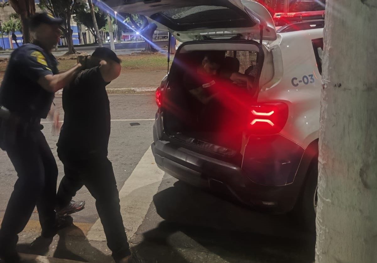 GCM de São Bernardo prende dupla por tentativa de furto de rodas na região da Avenida Kennedy