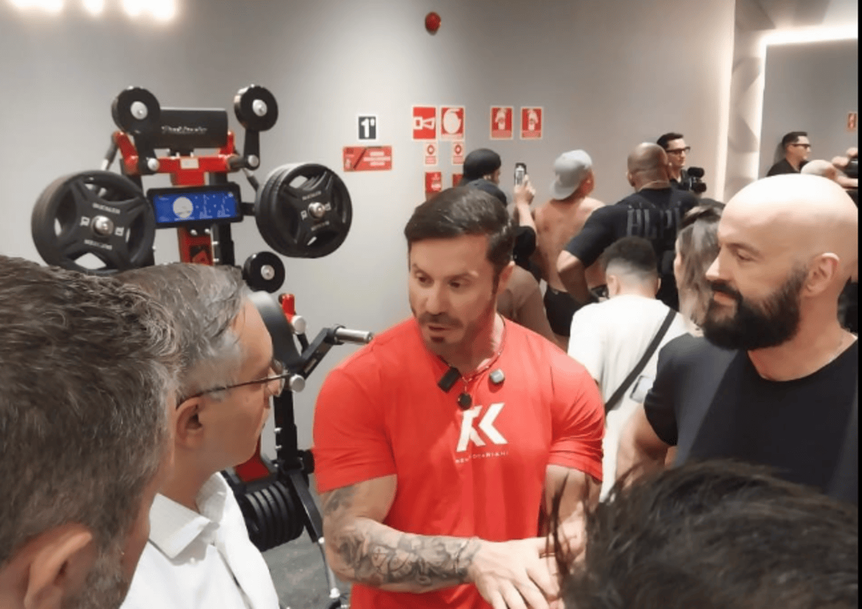 Caraiani recepciou conviddos na inauguração de sua academia na avenida Prestes Maia, em São Bernardo. Foto: Reppodução