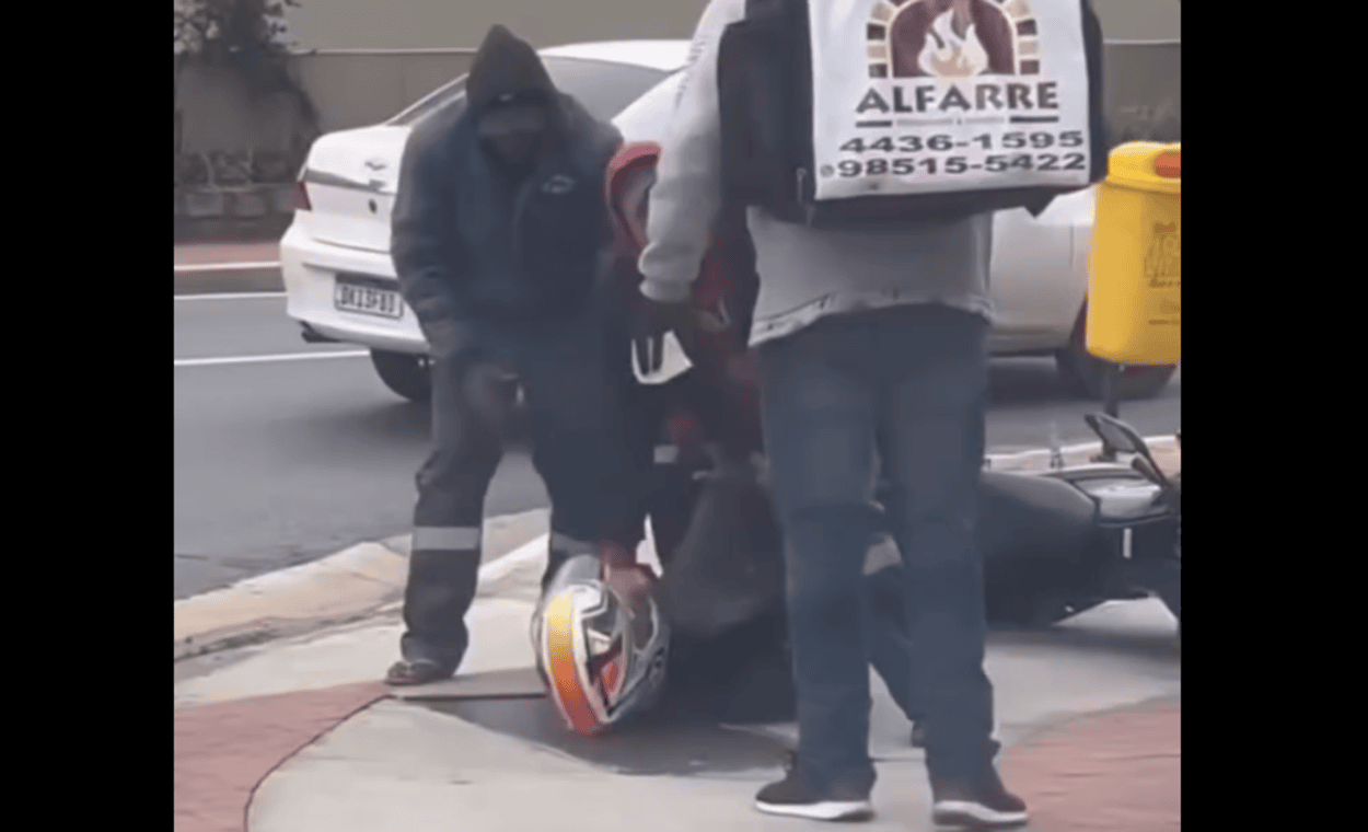 Entregador de bike e pedestres detêm assaltante que roubou celular de jovem em Santo André