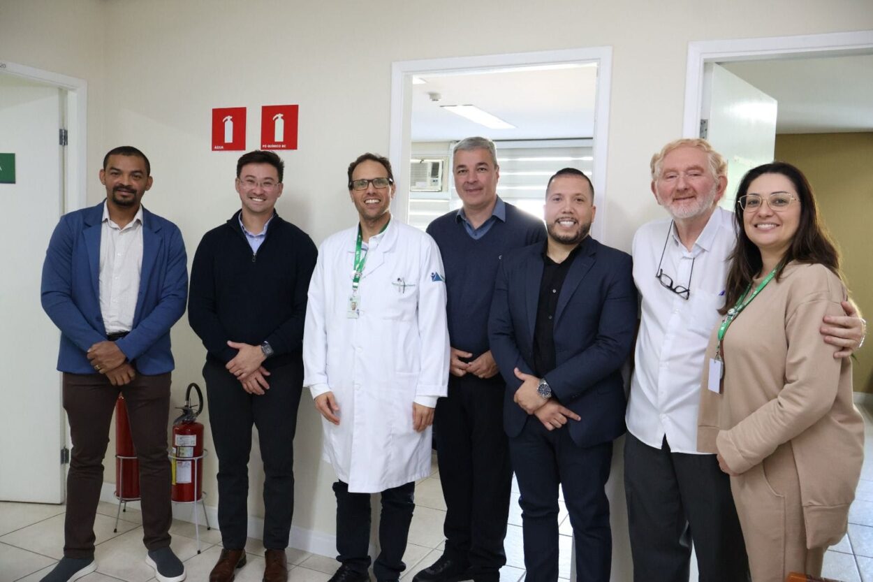Prefeito Akira Auriani visita FMABC para tratar de parceria na área da saúde