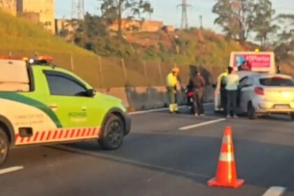 Garupa de moto perde a vida em acidente no km 14 da rodovia dos Imigrantes, sentido São Paulo