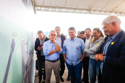 Governador visita antiga Ford e prevê entrega de metrô no ABC em 2033